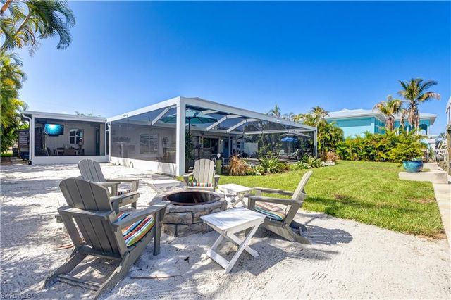 131 Egret ST, Fort Myers Beach, FL 33931