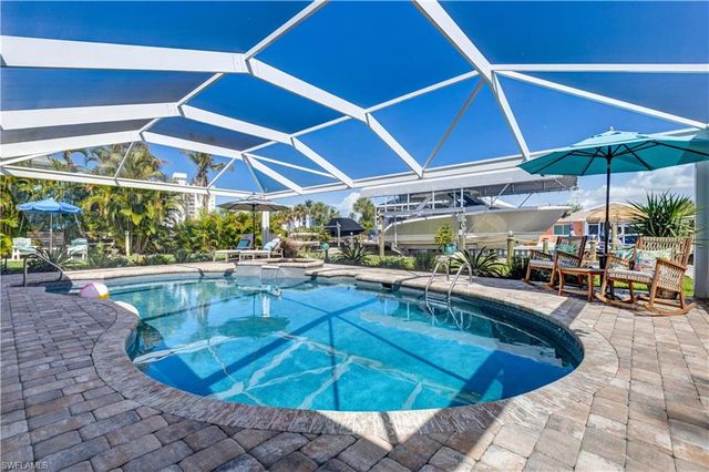 131 Egret ST, Fort Myers Beach, FL 33931