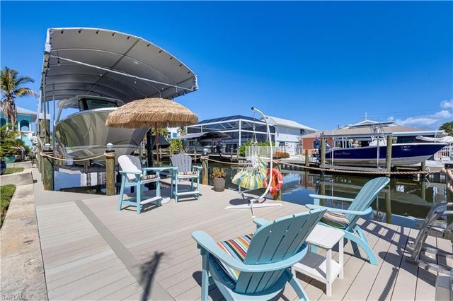131 Egret ST, Fort Myers Beach, FL 33931