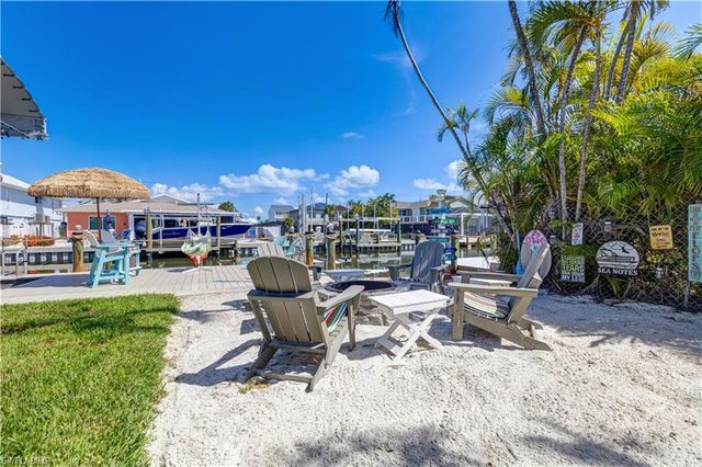 131 Egret ST, Fort Myers Beach, FL 33931