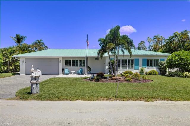 131 Egret ST, Fort Myers Beach, FL 33931