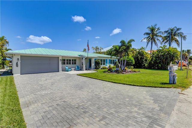 131 Egret ST, Fort Myers Beach, FL 33931