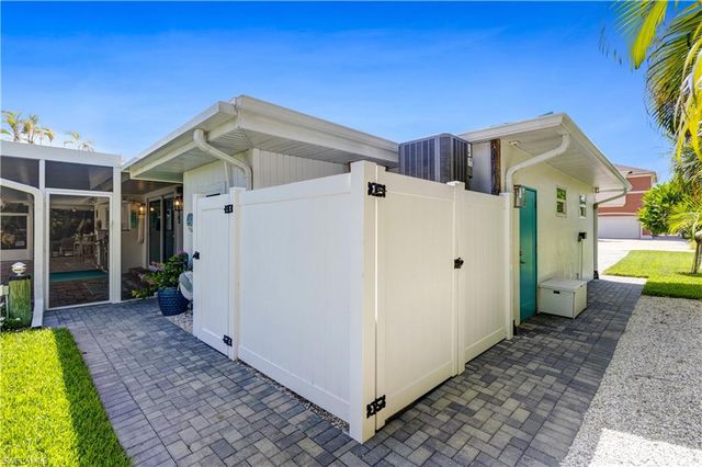 131 Egret ST, Fort Myers Beach, FL 33931