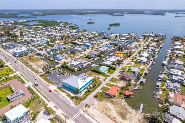 131 Egret ST, Fort Myers Beach, FL 33931
