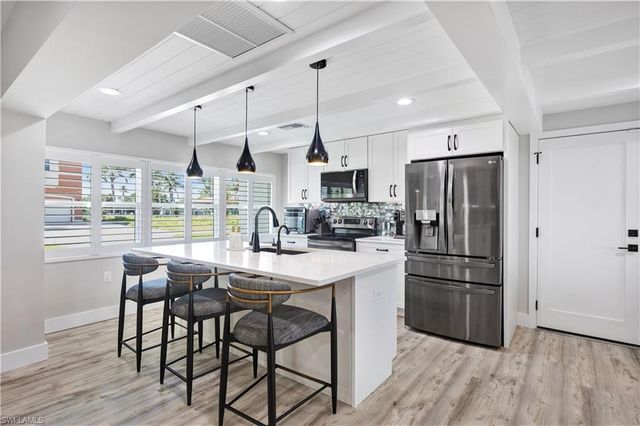 131 Egret ST, Fort Myers Beach, FL 33931