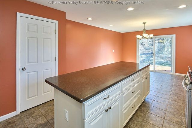 1634 Ravinia Road, Charleston, WV 25314