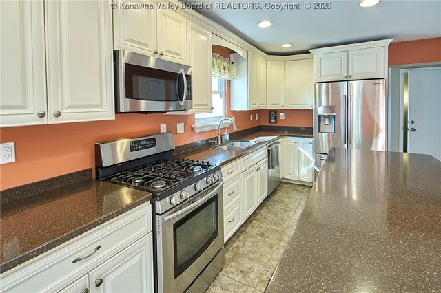 1634 Ravinia Road, Charleston, WV 25314