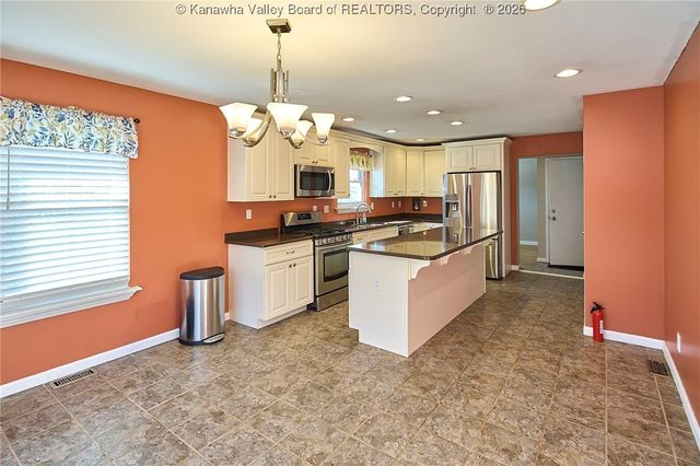 1634 Ravinia Road, Charleston, WV 25314