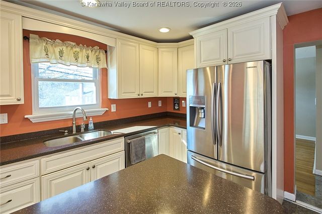 1634 Ravinia Road, Charleston, WV 25314