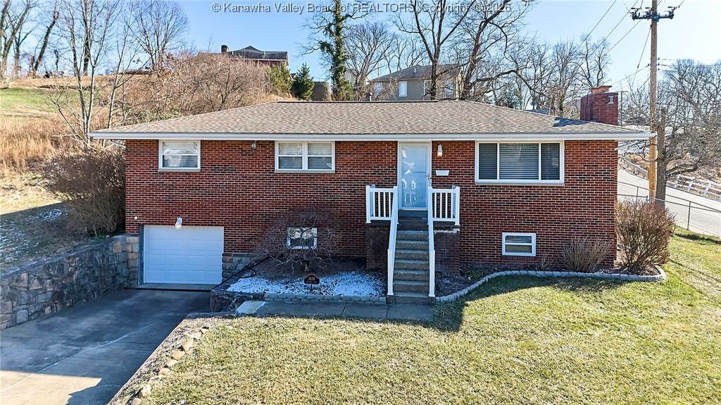 1634 Ravinia Road, Charleston, WV 25314