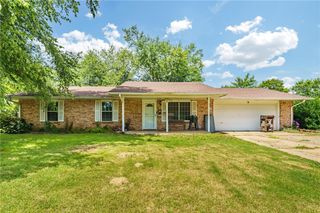 606 Hinshaw Drive, Springdale, AR 72762