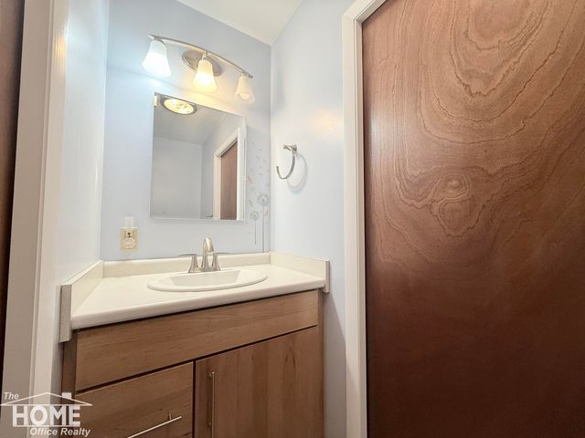 930 Pine Street, Owosso, MI 48867