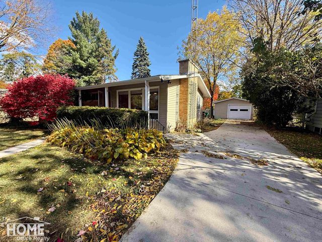 930 Pine Street, Owosso, MI 48867