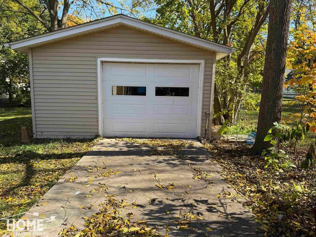 930 Pine Street, Owosso, MI 48867