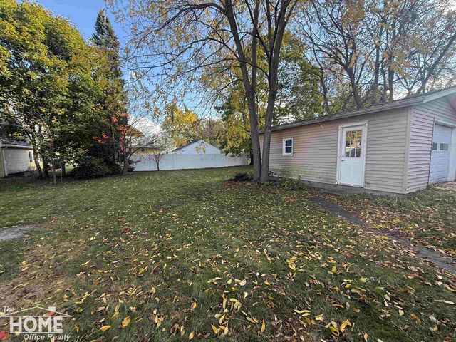 930 Pine Street, Owosso, MI 48867