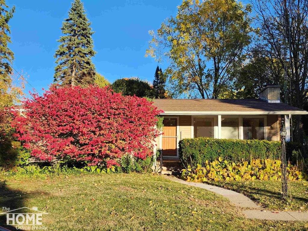 930 Pine Street, Owosso, MI 48867