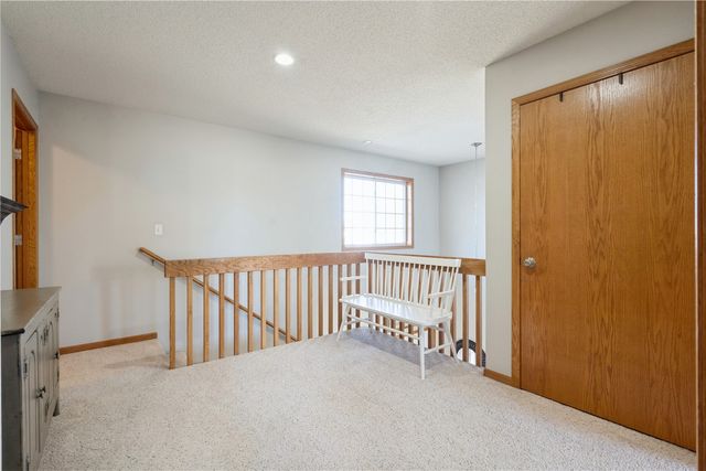 3748 Stoneview Circle SW, Cedar Rapids, IA 52404