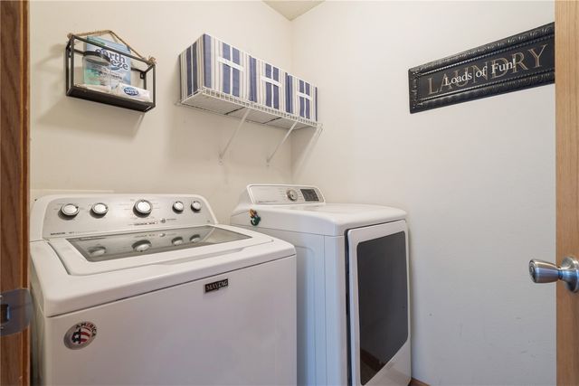 3748 Stoneview Circle SW, Cedar Rapids, IA 52404