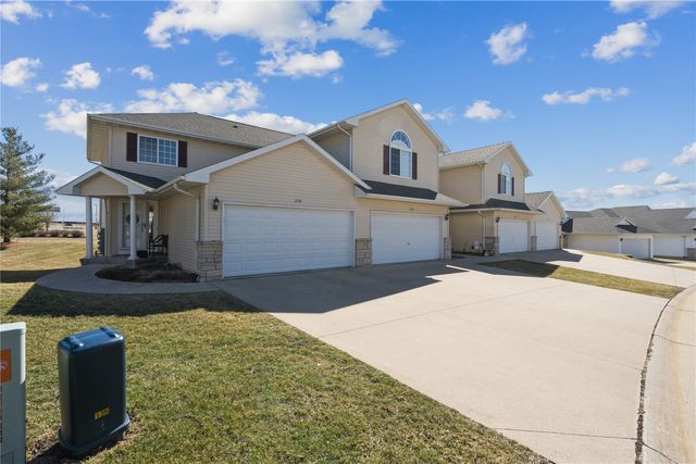 3748 Stoneview Circle SW, Cedar Rapids, IA 52404