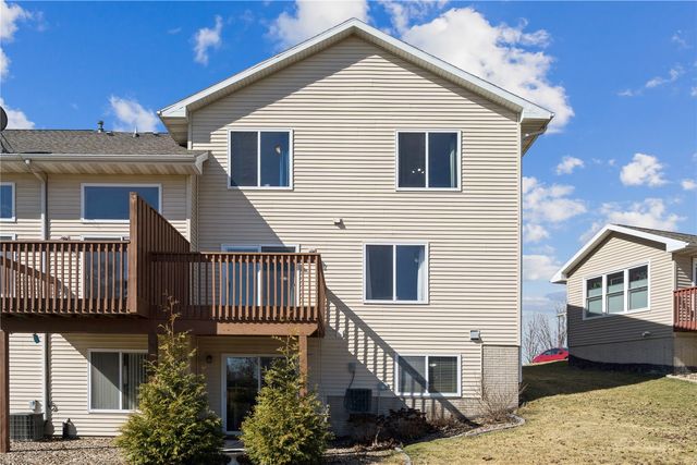 3748 Stoneview Circle SW, Cedar Rapids, IA 52404