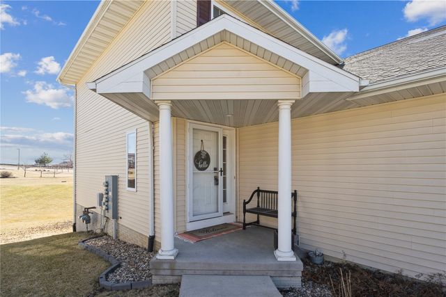 3748 Stoneview Circle SW, Cedar Rapids, IA 52404