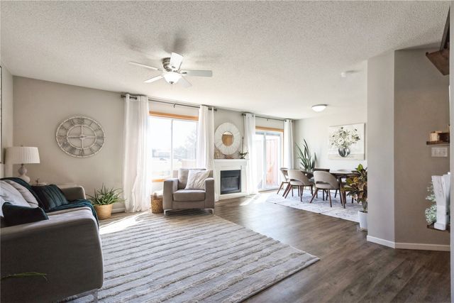 3748 Stoneview Circle SW, Cedar Rapids, IA 52404