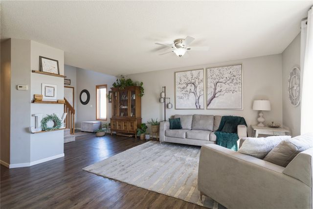 3748 Stoneview Circle SW, Cedar Rapids, IA 52404