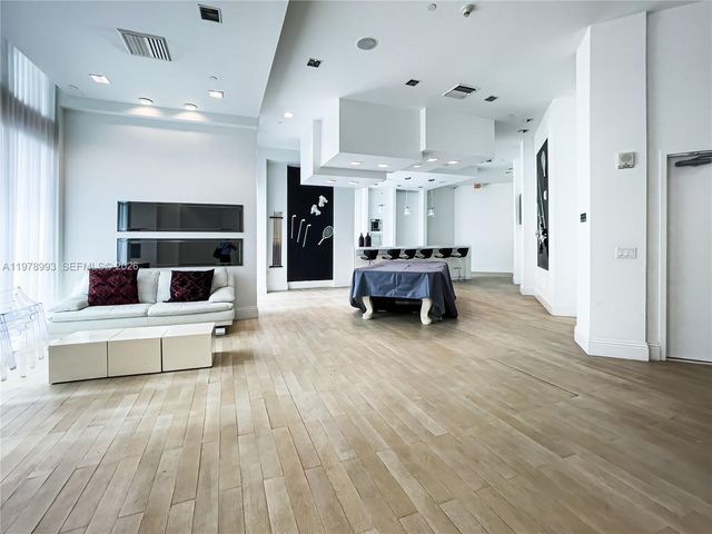 350 S Miami Ave 3910, Miami, FL 33130