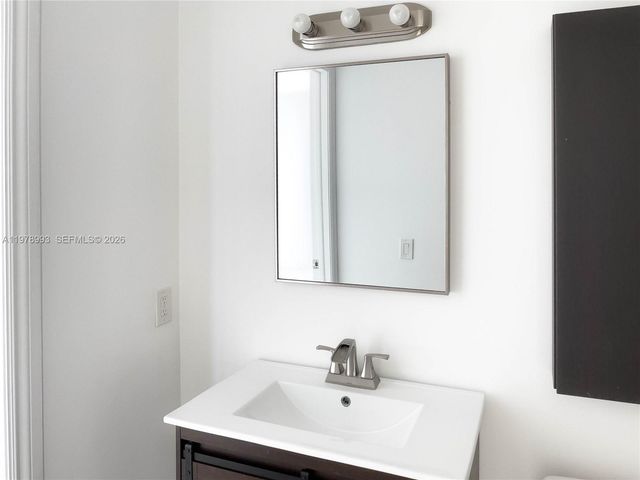 350 S Miami Ave 3910, Miami, FL 33130