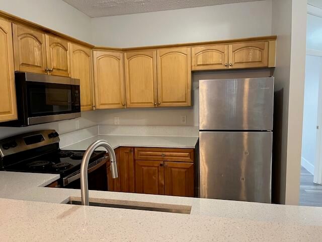 651 S Swinton Avenue E, Delray Beach, FL 33444