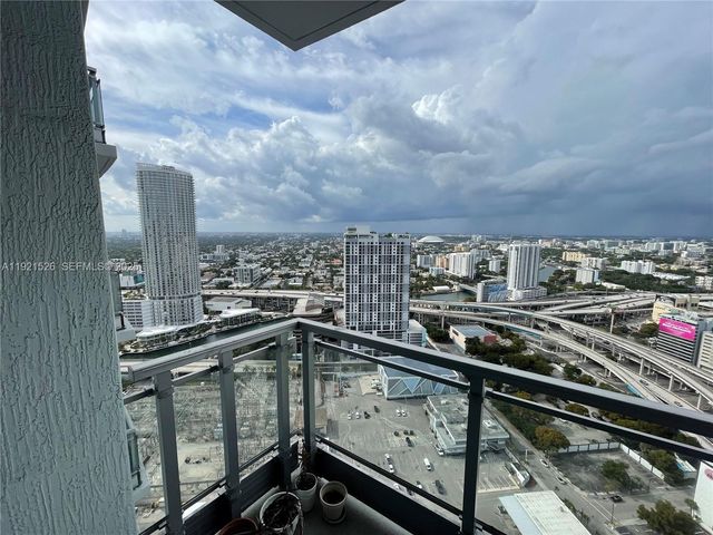 90 SW 3rd St 4105, Miami, FL 33130