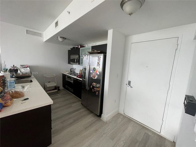 90 SW 3rd St 4105, Miami, FL 33130