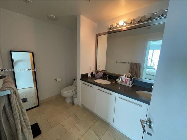 90 SW 3rd St 4105, Miami, FL 33130