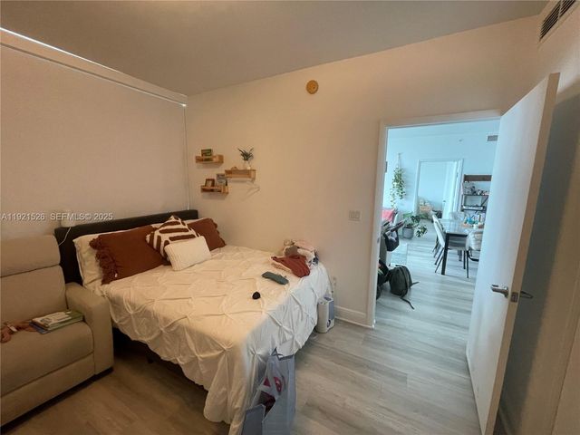 90 SW 3rd St 4105, Miami, FL 33130