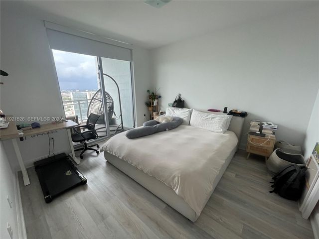 90 SW 3rd St 4105, Miami, FL 33130