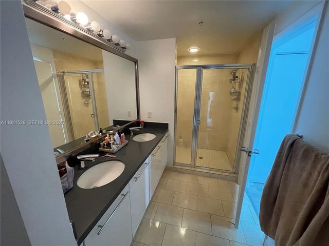 90 SW 3rd St 4105, Miami, FL 33130