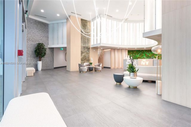 90 SW 3rd St 4105, Miami, FL 33130