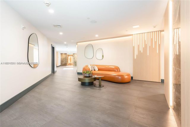 90 SW 3rd St 4105, Miami, FL 33130