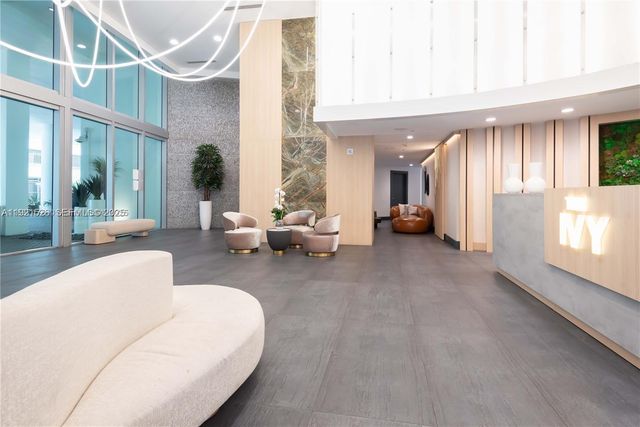 90 SW 3rd St 4105, Miami, FL 33130