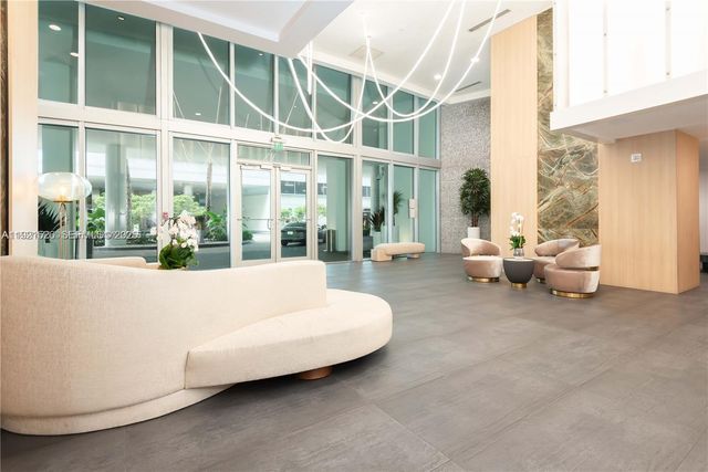 90 SW 3rd St 4105, Miami, FL 33130