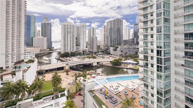 90 SW 3rd St 4105, Miami, FL 33130