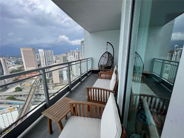 90 SW 3rd St 4105, Miami, FL 33130