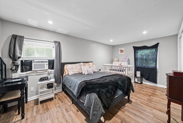 830 Potters Ln, Clarksville, TN 37040