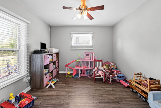 830 Potters Ln, Clarksville, TN 37040