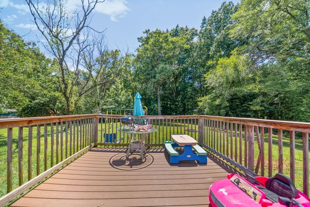 830 Potters Ln, Clarksville, TN 37040