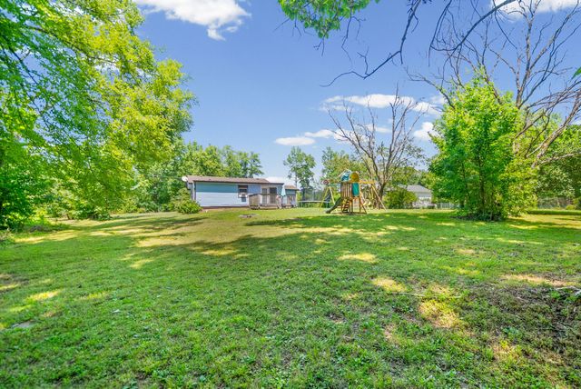 830 Potters Ln, Clarksville, TN 37040