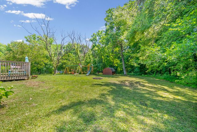 830 Potters Ln, Clarksville, TN 37040