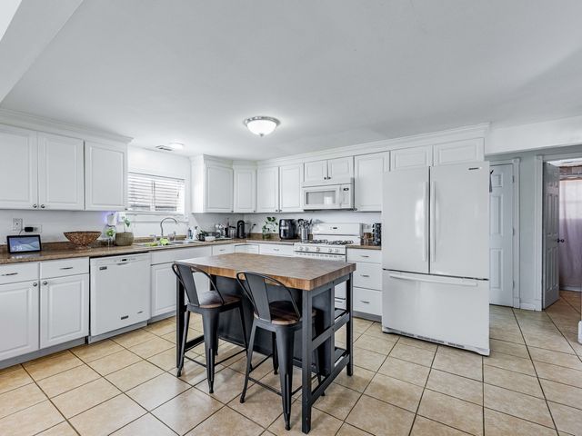 14624 Kenton Avenue, Midlothian, IL 60445