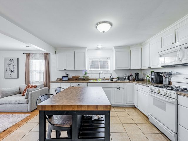 14624 Kenton Avenue, Midlothian, IL 60445