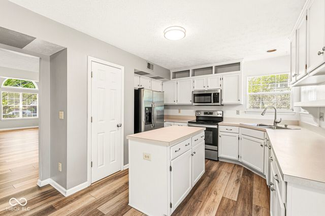 6244 Valleyview Drive, Fishers, IN 46038